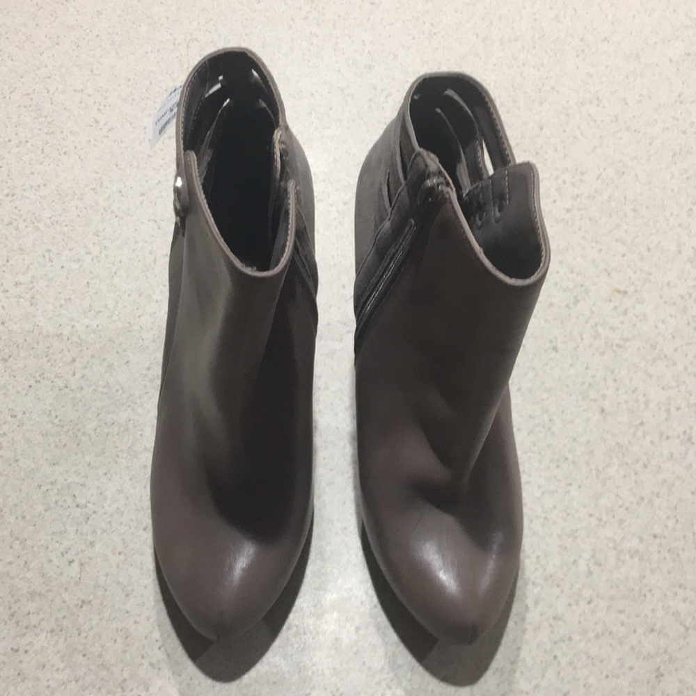 GUESS ANKLE BOOTS